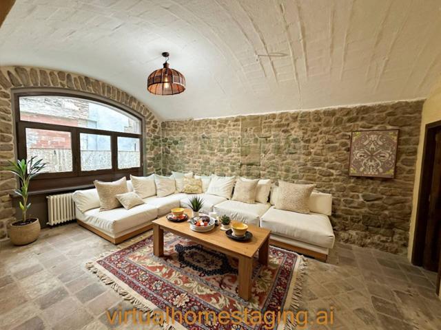 Gran casa rústica en venta en Rupià, Baix Empordà con bodega, patio y porche photo 0