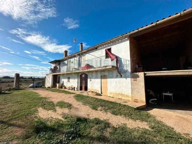 En venta masía con campos en Sant Jordi Desvalls: Ubicación privilegiada en la comarca del Gironès photo 0