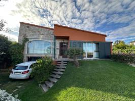 En venta finca exclusiva con jardín, piscina y vistas panorámicas en Ultramort, Baix Empordà photo 0