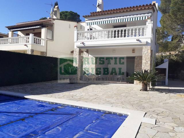 Casa con jardín y piscina en venta en L'Estartit - Baix Empordà - Costa Brava photo 0