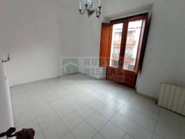 En venta amplia casa rústica con múltiples posibilidades en La Bisbal d'Empordà photo 0