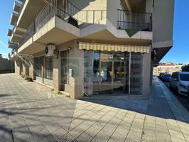 Local comercial en alquiler y venta en La Bisbal d’Empordà – 175 m², gran escaparate y excelente ubicación photo 0