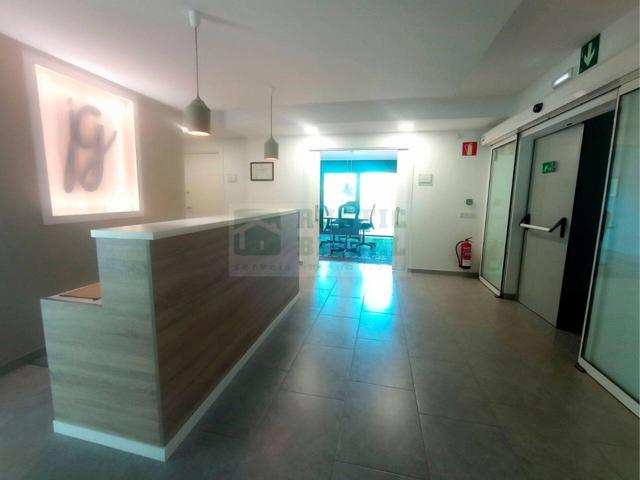 Centro con cuatro consultas, recepción y acceso adaptado en alquiler en Vulpellac - Baix Empordà photo 0
