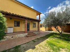 Oportunidad en Cruïlles: en venta casa con jardín, porches y garaje en zona residencial photo 0