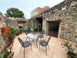 Espectacular casa rústica reformada con terraza en venta situada en Corçà, Baix Empordà - Cerca Costa Brava photo 0