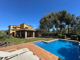 Casa en Monells para alquiler vacacional – Piscina privada, jardín y vistas al Empordà a tan solo 15 km de la Costa Brav photo 0
