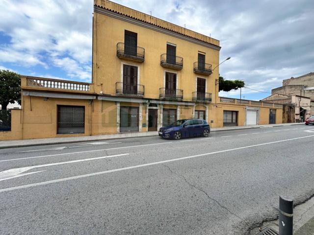 Local comercial en alquiler en La Bisbal d’Empordà con excelente visibilidad, ideal como oficina o comercio. photo 0