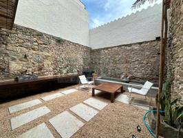 En venta casa rústica con patio y terrazas en Ullastret, Baix Empordà. A pocos kms de la Costa Brava photo 0