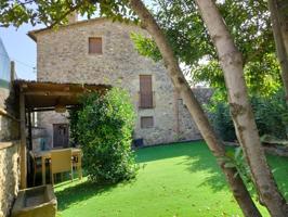 Casa rústica con agradable jardín en alquiler de segunda residencia en Casavells photo 0