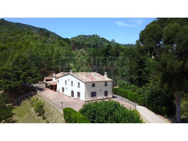En venta finca en pleno Parc Natural del Montnegre con masía, casa de Invitados y piscina - Tordera photo 0