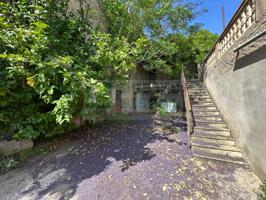 En venta casa rústica en Llampaies con patio central, terrazas, cuadras y vivienda principal – Por restaurar photo 0