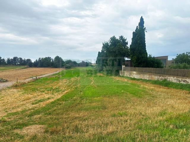 Oportunidad: parcela edificable en venta en Foixà, cerca de la Costa Brava photo 0