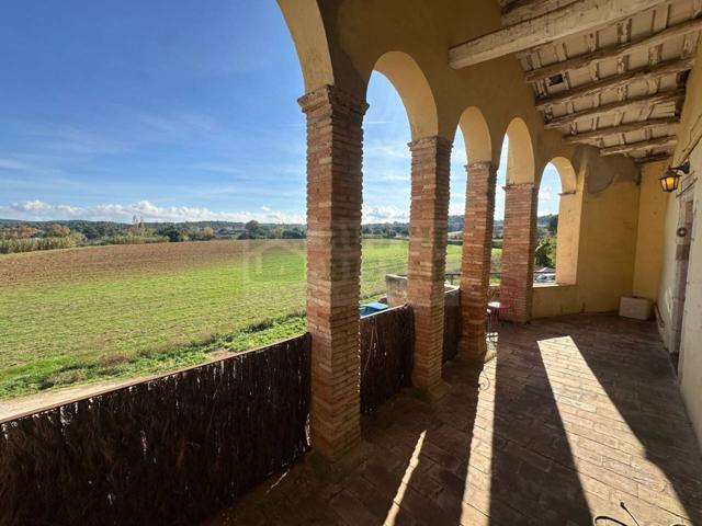 Oportunidad! Casa rústica en venta en Sant Joan de Mollet cerca de Girona y la Costa Brava. Una exclusiva entre el Empor photo 0