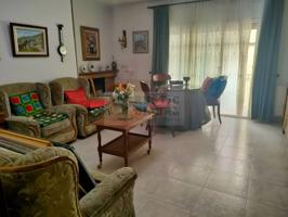 Piso en venta en zona tranquila, a cinco minutos del centro de La Bisbal d’Empordà photo 0