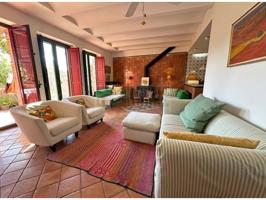 Casa rústica en venta en tranquila zona de Peratallada con garaje, terraza y todo el encanto ampurdanés photo 0