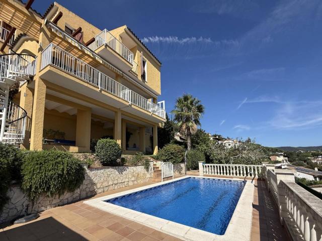 Casa o chalet independiente en venta en Calle del Berguedà photo 0