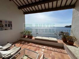 Casa en venta en primera línea de mar en Calella de Palafrugell con vistas al Mediterráneo y acceso directo a la playa photo 0