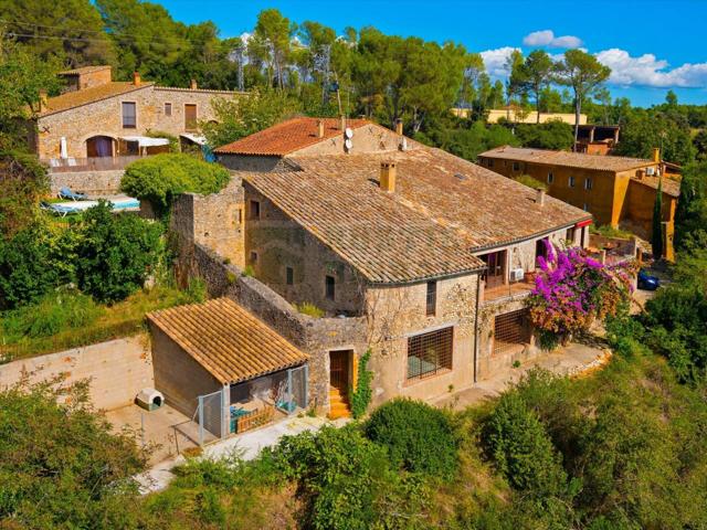 Finca rústica con encanto en venta: antiguo molino con 5 viviendas y piscina privada photo 0