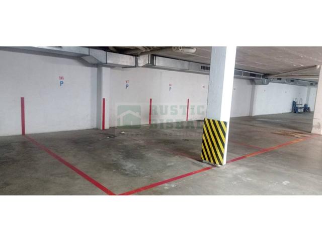 Oportunidad venta: amplias plazas de parking en el centro de La Bisbal d’Empordà photo 0