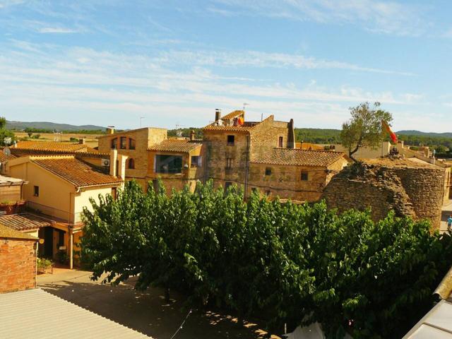 Amplia propiedad rústica con posibilidad de dos viviendas en venta en Palau-Sator, cerca de Pals y Peratallada - Empordà photo 0