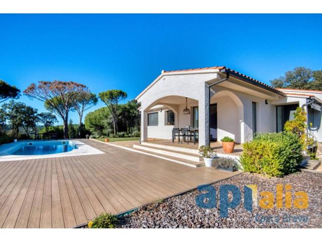 Casa o chalet en venta en Avenida Gavarres photo 0