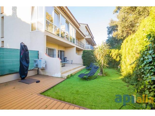 Casa unifamiliar adosada en venta en calle Hortensia, Platja d'Aro photo 0