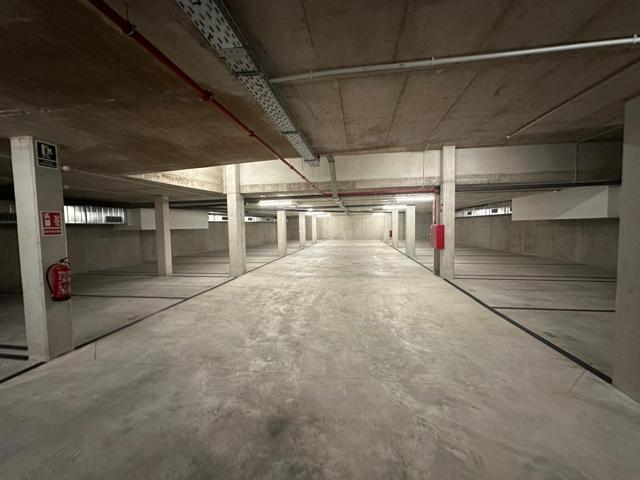 ALQUILER PLAZAS DE APARCAMIENTO EN CORNELLÀ CENTRE photo 0