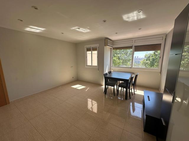 **Piso en Venta en Cornellà de Llobregat - Sant Ildefons** photo 0