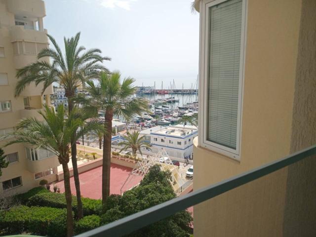 Piso en puerto de Estepona photo 0