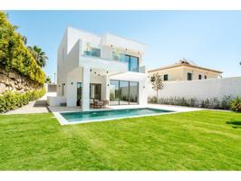 Venta de villa en Estepona photo 0