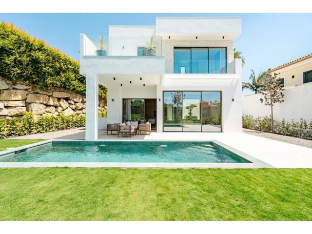 Venta de villa en Estepona photo 0