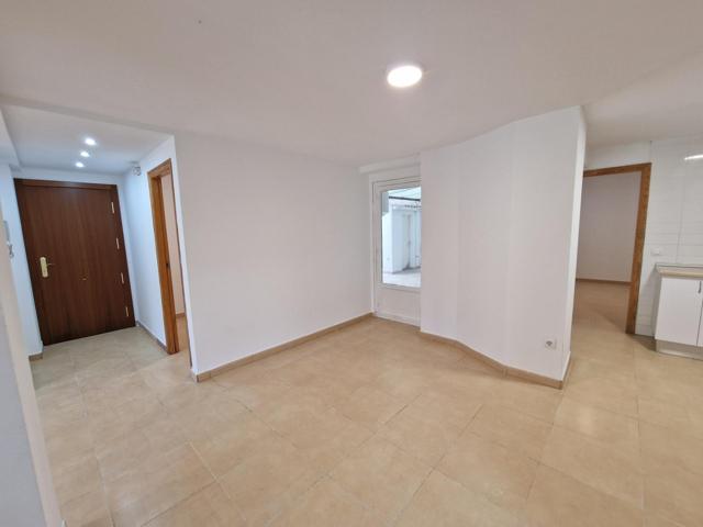 Fantástico piso de 3 dormitorios (originalmente, cuatro) photo 0
