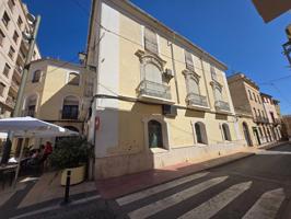 EDIFICIO MODERNISTA EN EL CORAZÓN DE MONOVAR - PLAZA DEL AYUNTAMIENTO photo 0