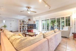 CHALET EN LA COVETA FUMÁ - EL CAMPELLO - ESPACIO, LUZ Y TRANQUILIDAD JUNTO AL MAR photo 0