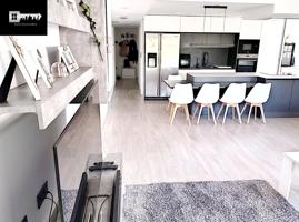 GRAN Y MODERNA PROPIEDAD DE 120 M2 CON GARAGE EN BENALUA. photo 0