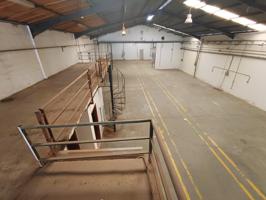 Nave industrial de 600 m² en El Torno con oficinas y servicios completos photo 0