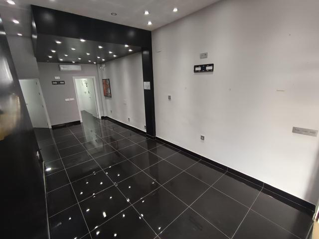 2 x 1 Local comercial + estudio en la Barrosa con escrituras independientes o segregadas photo 0