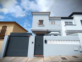 ¡ENCANTADORA VIVIENDA CON GRAN PATIO SITUADA EN EL CAMPITO! photo 0