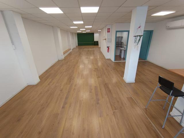 ¡Haz realidad tu negocio en este local céntrico de más de 130 m²! photo 0