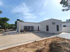 Chalet de diseño ubicado en una parcela de 450 m², en la zona de la Rana Verde ( Chiclana de la Frontera) photo 0