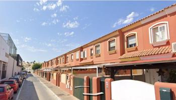 🏡 ¡Oportunidad en el Centro de Chiclana!  Unifamiliar con Patio y Vestidor en la zona de las Albinas . photo 0