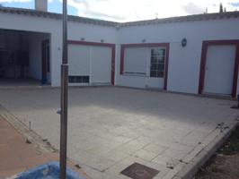 CHALET CON TERRENO RUSTICO EN LA DIPUTACION CAMPILLO photo 0