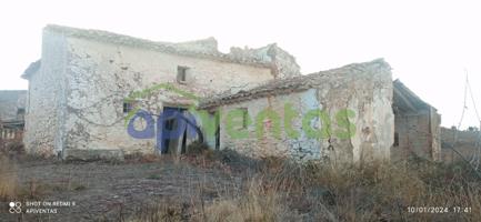 Casa de piedra para restaurar con 5,5 hec de terreno photo 0