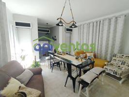 Piso reformado con 4 habitaciones photo 0