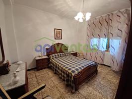 Casa con 4 habitaciones, nave-trastero y terreno photo 0