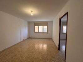 Piso en venta en Artés - Primera planta en calle tranquila y cerca del centro photo 0