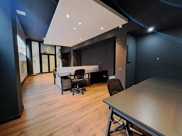 Local comercial en alquiler en Centre photo 0
