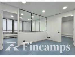 Oficina recién remodelada en alquiler photo 0