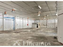 Nave industrial en venta en Eixample-Sant Oleguer photo 0
