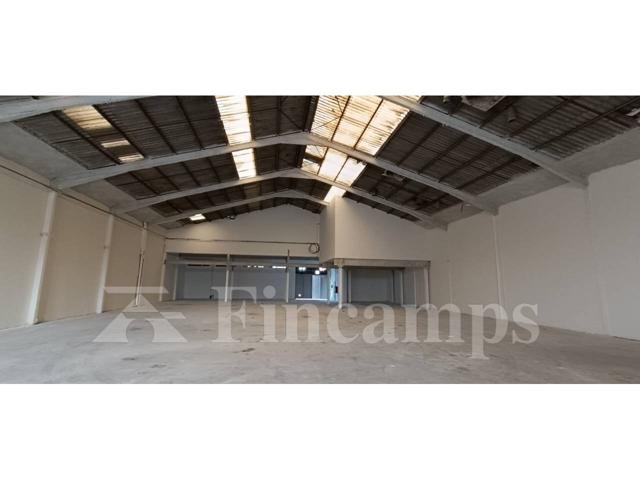 Nave industrial en alquiler en Barberà del Vallès photo 0